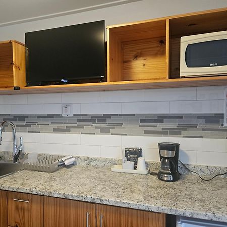 Quest Motel Whitewood Экстерьер фото