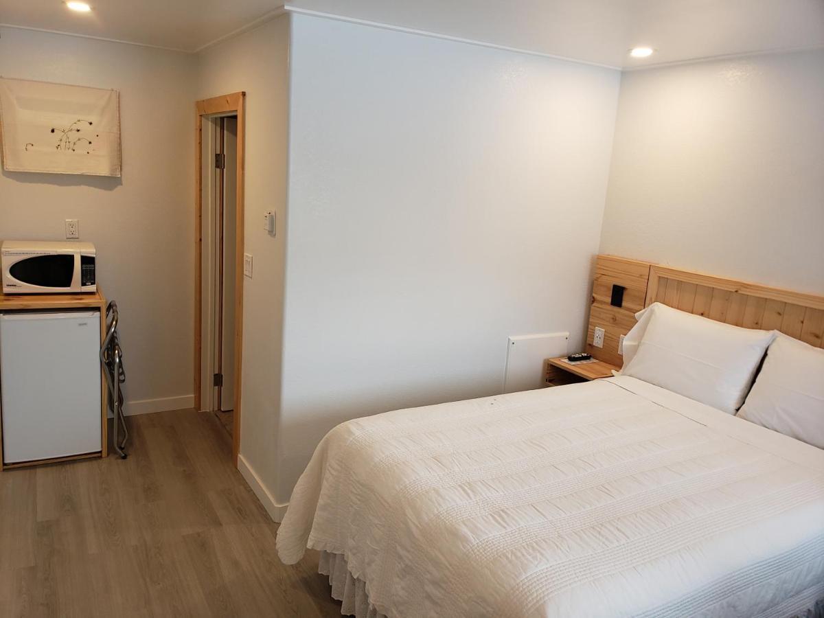 Quest Motel Whitewood Экстерьер фото
