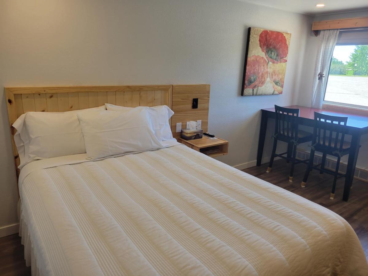 Quest Motel Whitewood Экстерьер фото