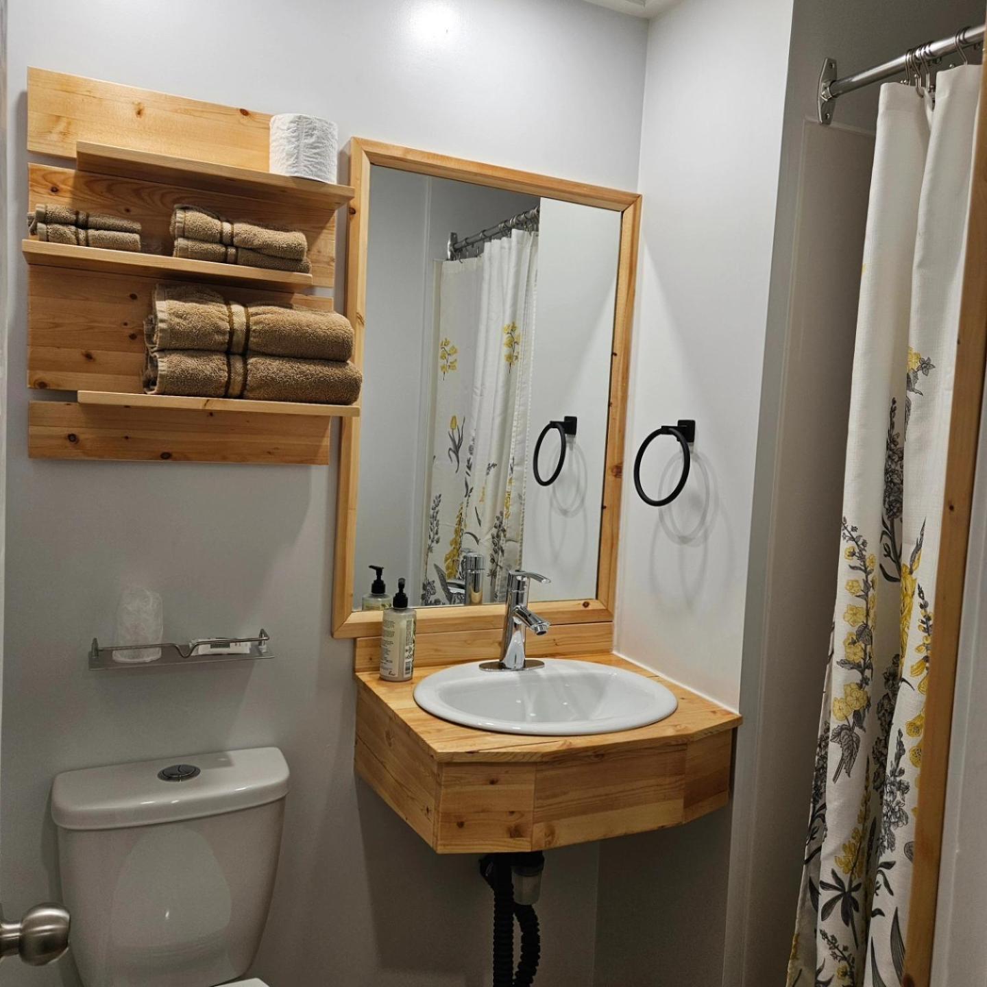 Quest Motel Whitewood Экстерьер фото