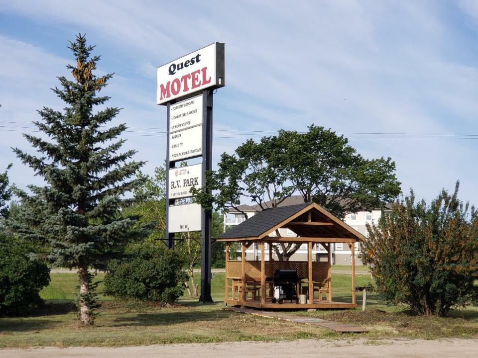 Quest Motel Whitewood Экстерьер фото