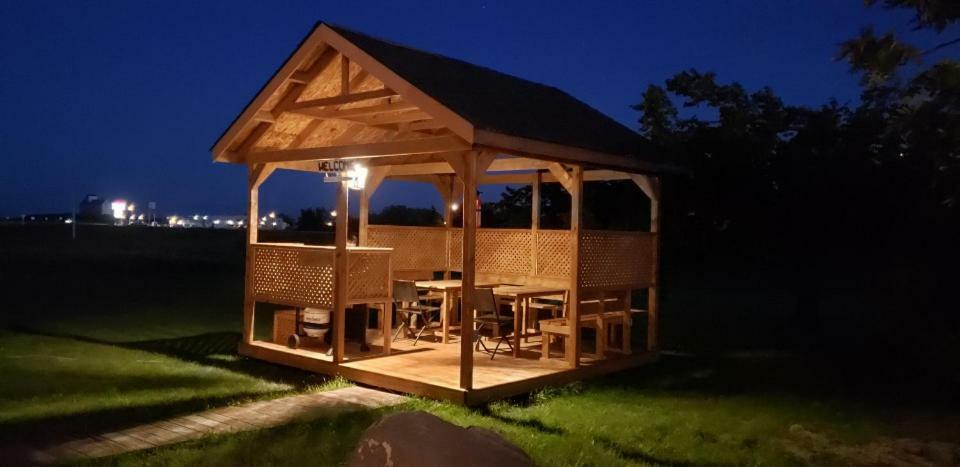 Quest Motel Whitewood Экстерьер фото