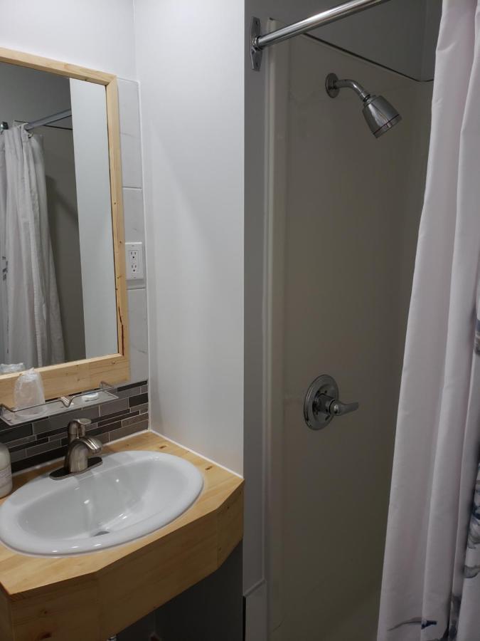 Quest Motel Whitewood Экстерьер фото
