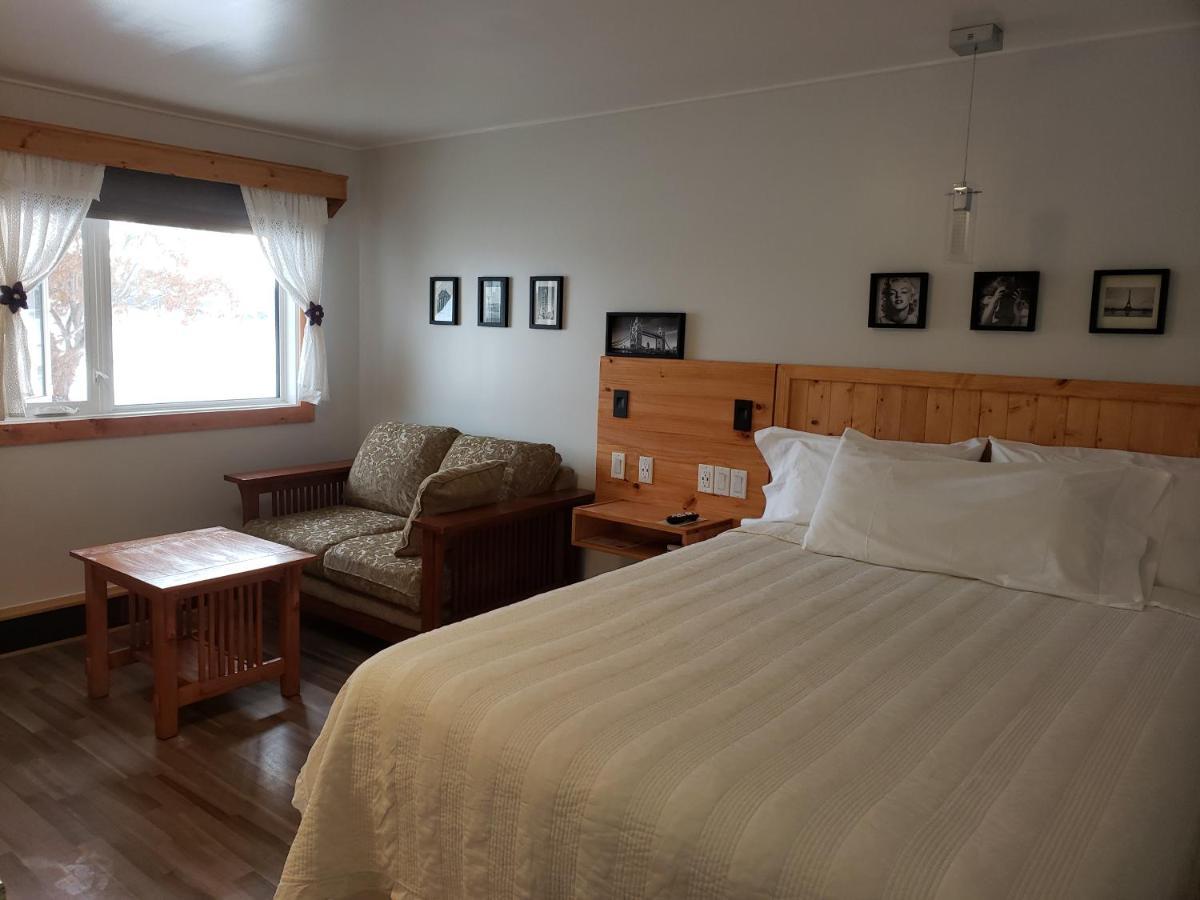 Quest Motel Whitewood Экстерьер фото